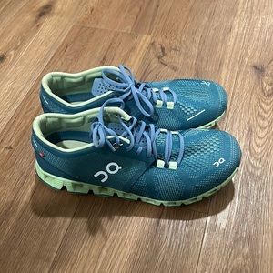 On cloud running sneakers